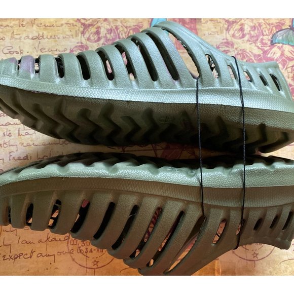 OT Revolution Mens Green Tie Dye Garden or Swim Sandals Men M 10-11 - Picture 4 of 10